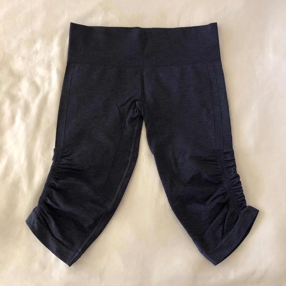 Lululemon In the Flow Crop - Navy - 10